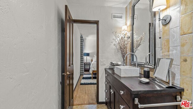 Building Photo - 11662 Duque Dr