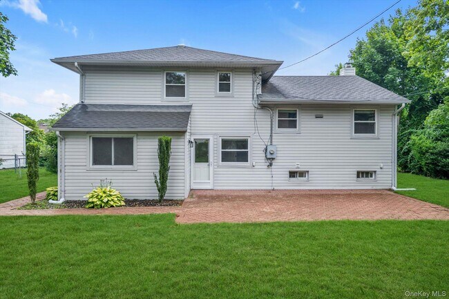 Building Photo - 17 Fresno Dr