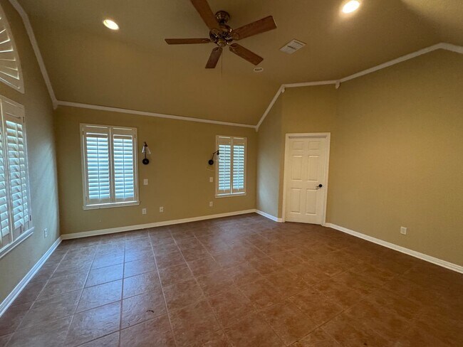 Building Photo - Beautiful Corner Lot Estate