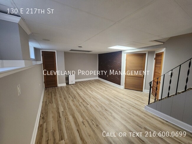 Building Photo - 130 E 217th St