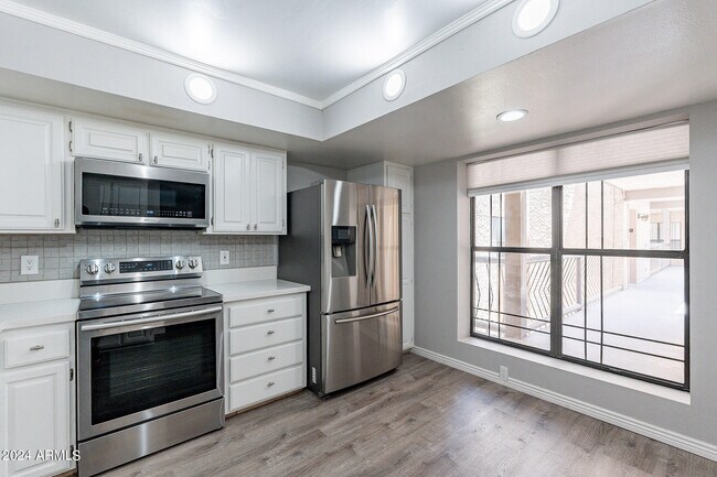 Building Photo - 5110 N 31st Way