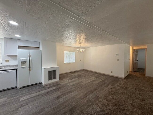 Building Photo - 2275 Lass Ave