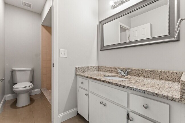 Building Photo - Charming 3-Bedroom Home with 2 Full Baths ...