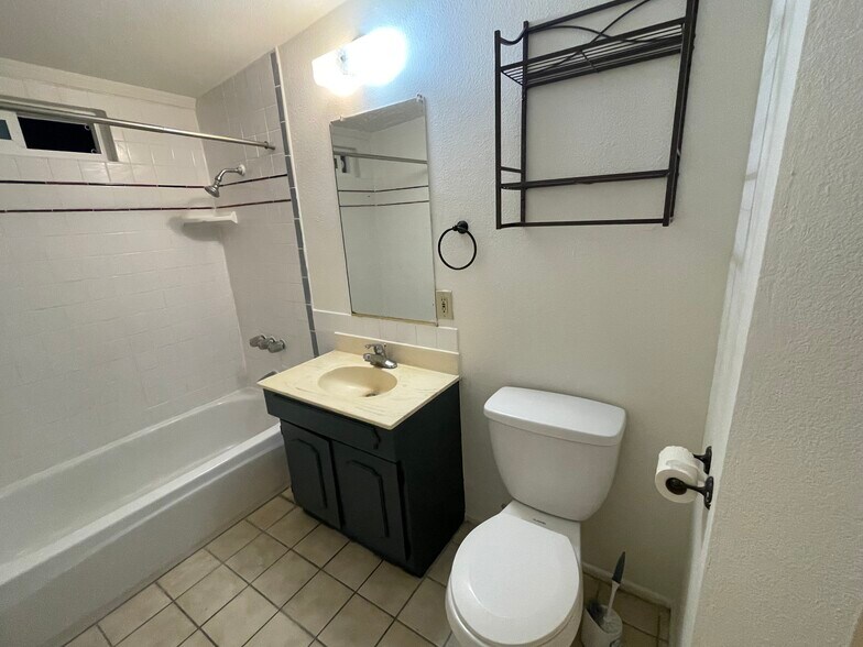 Building Photo - 8832 Mission Dr