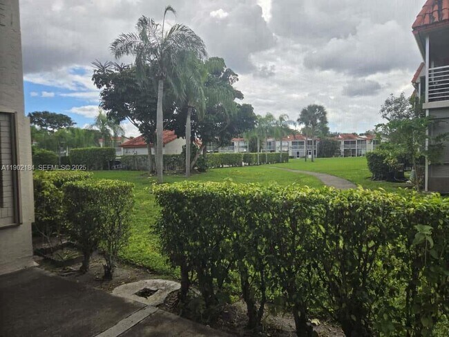 Building Photo - 7406 Woodmont Terrace