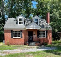 Building Photo - 2323 E 4th St