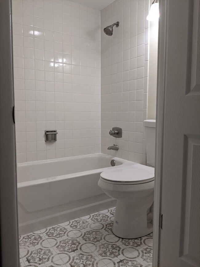 Building Photo - 6340 Americana Dr