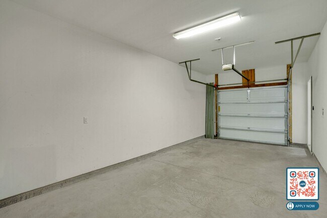 Building Photo - 1.5 Miles to Downtown Bluffton – Dive Into...