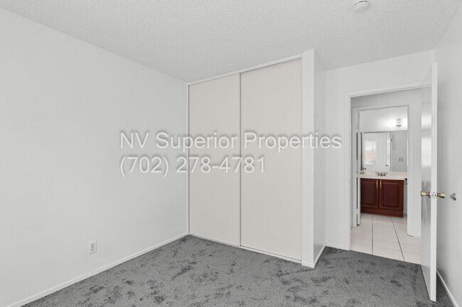 Building Photo - SW!! Spring Valley!! Single Story!!! Covered Patio!!! Fire Place!! Pet Friendly!!! Community Park...