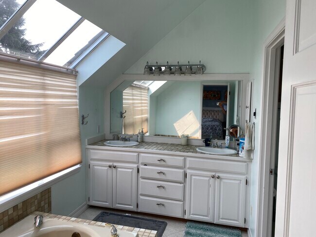 Building Photo - 4628 175th Ave SE