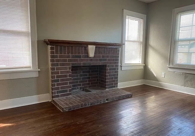 Primary Photo - Stylish & Spacious 1-Bedroom Near Midtown ...