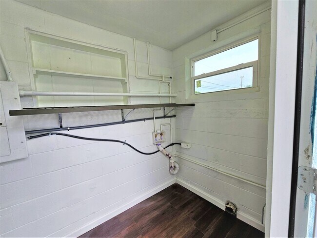 Building Photo - 261 6th Ct SW