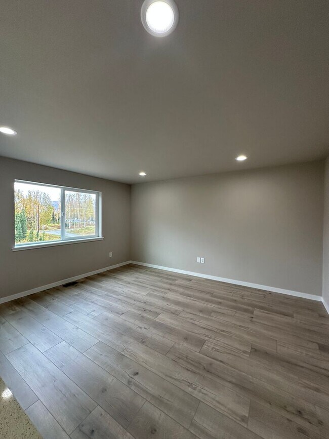 Building Photo - 2251 Ridgewood Dr