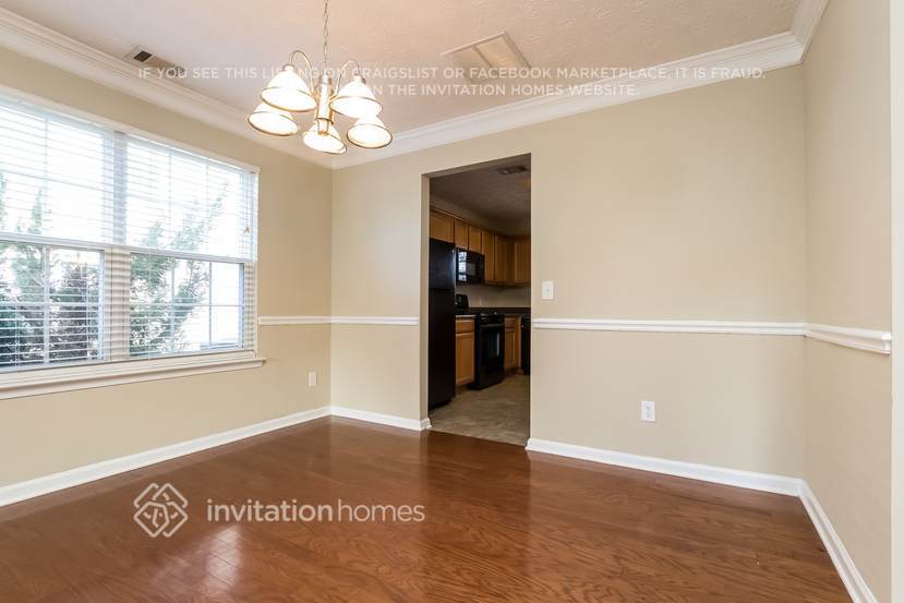 Building Photo - 1026 Hawthorn Ln