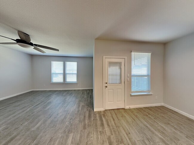 Building Photo - 116 Birch Frst Ln