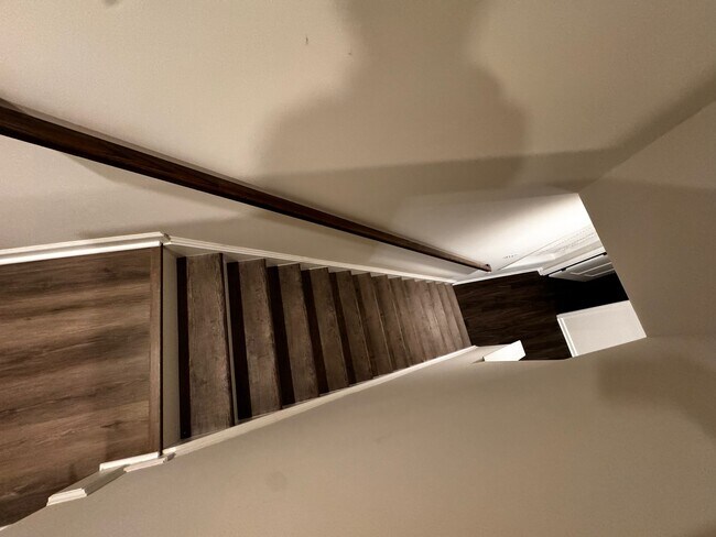 Building Photo - 521 Caddy Aly