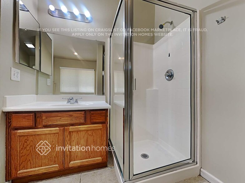 Building Photo - 24868 Skyland Dr