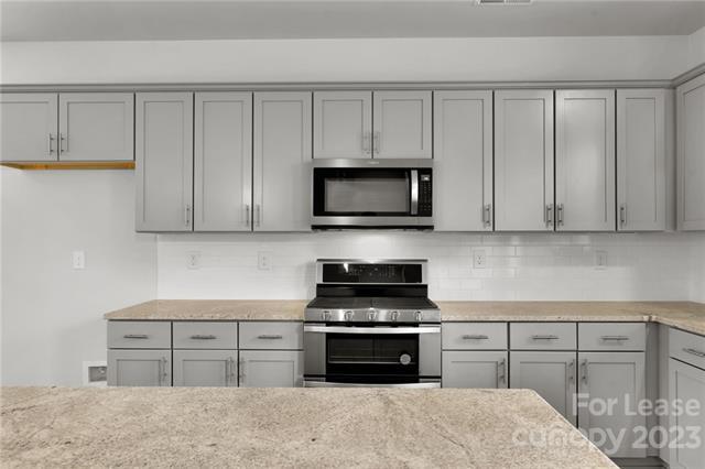 Building Photo - 10105 Hemingway Pl