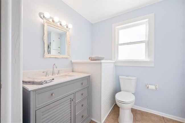 Building Photo - 300 Colson Ave