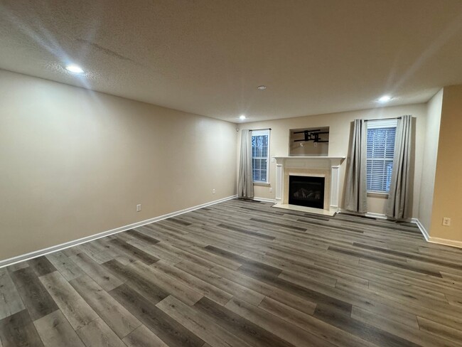 Building Photo - 3 Bedroom |  2.5 Bathroom Raleigh Home wit...