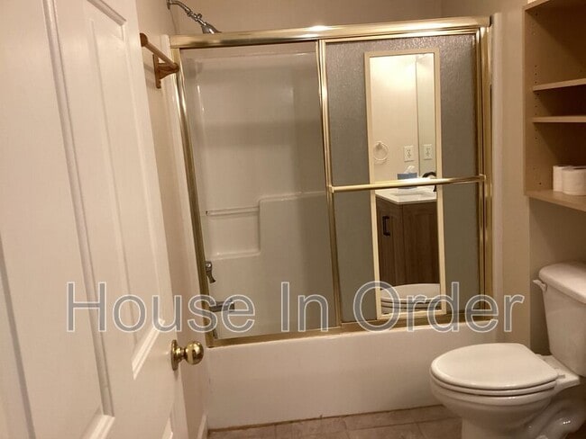 Building Photo - 703 Olde Covington Way