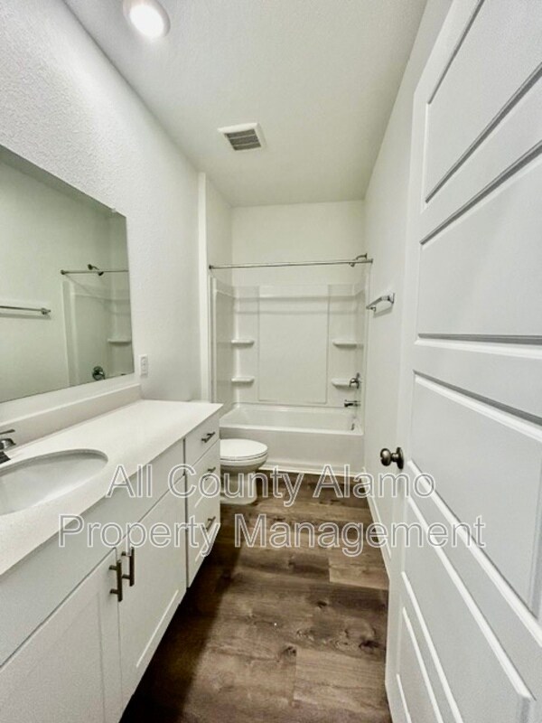 Building Photo - 4153 Bermuda Ln