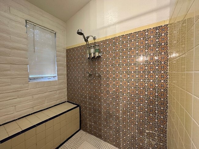 Building Photo - 228 N 4th Ave