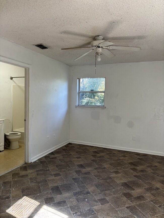 Building Photo - 2882 Dignan St