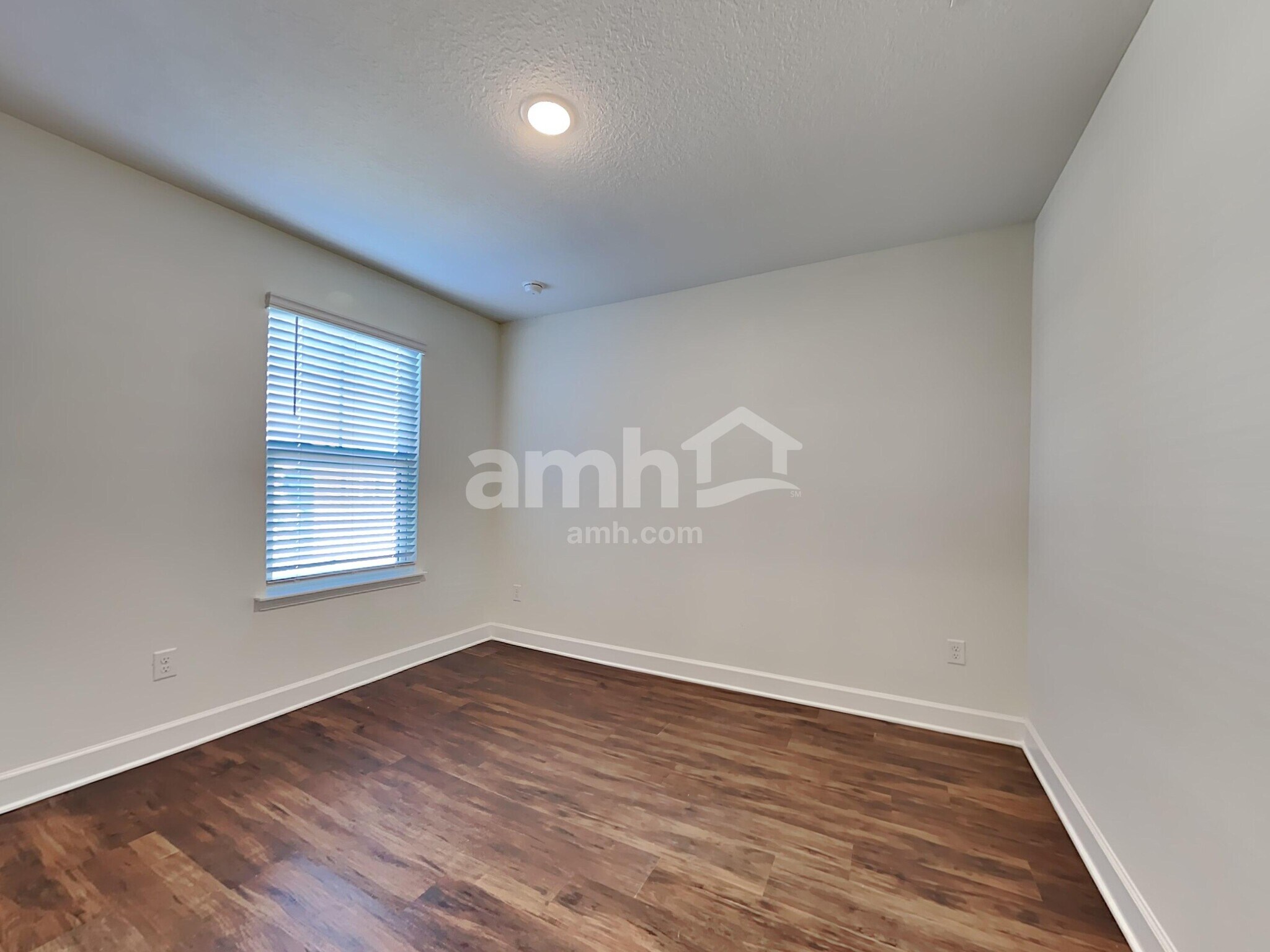 Building Photo - 975 Tan Tara Trl