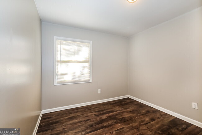 Building Photo - 3024 Kingston Ct