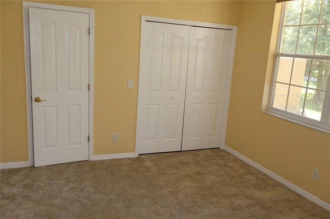 Building Photo - 3019 Pointeview Dr
