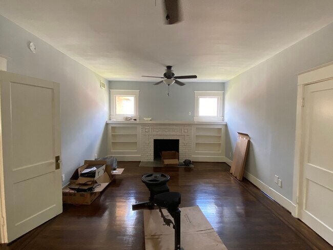 Building Photo - 520 Sul Ross St