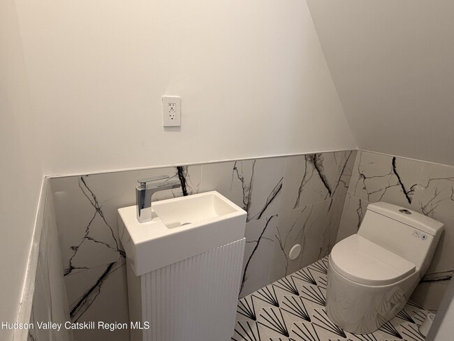 Building Photo - 6137 Main St