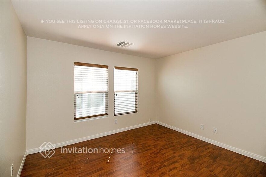 Building Photo - 7423 Scottish Castle Ave