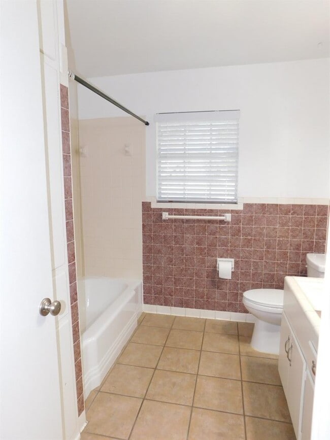 Building Photo - 4805 Sylvandale Dr