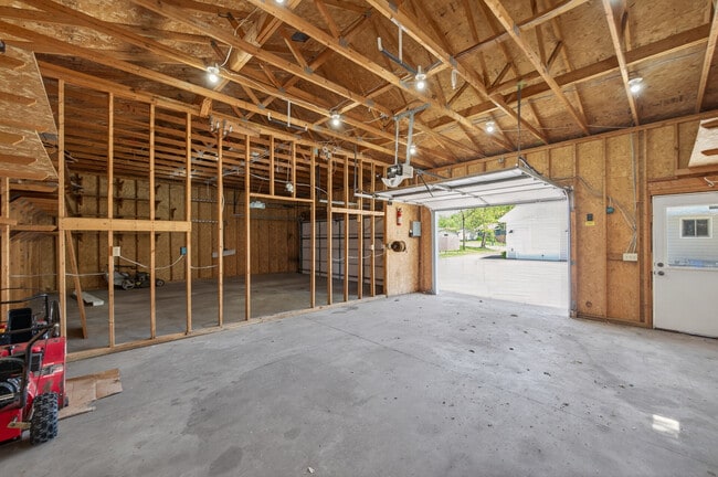 Building Photo - 11209 Oregon Ave N