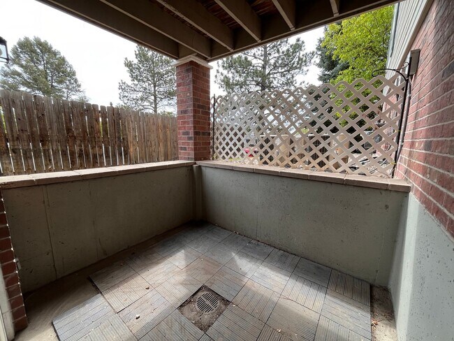 Building Photo - Beautiful Condo in Greeley