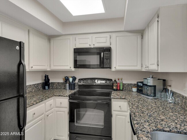 Building Photo - 5122 N 31st Way
