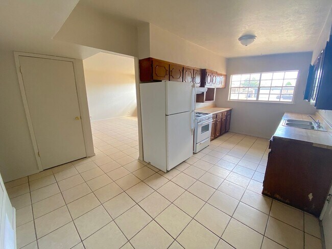 Building Photo - Northeast El Paso 4bed/2bath