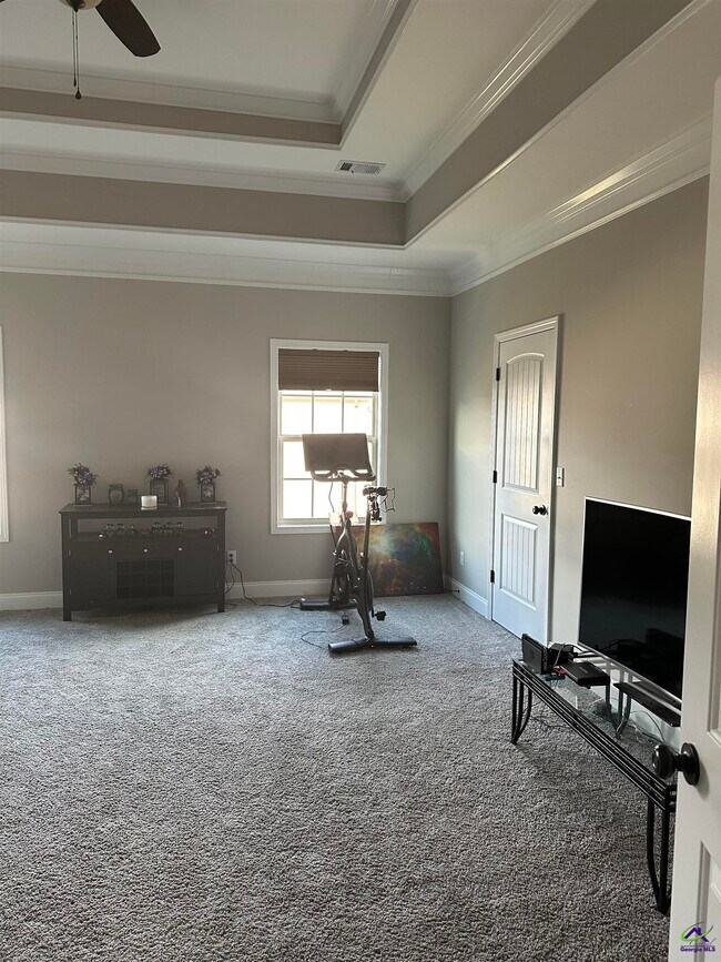 Building Photo - 201 Deven Ct