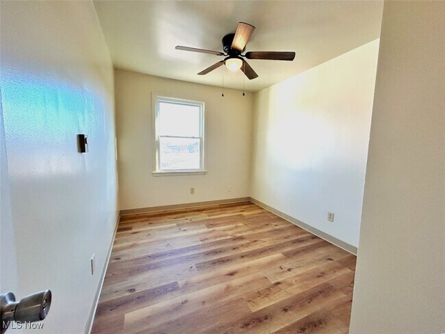 Building Photo - 430 Canton Rd