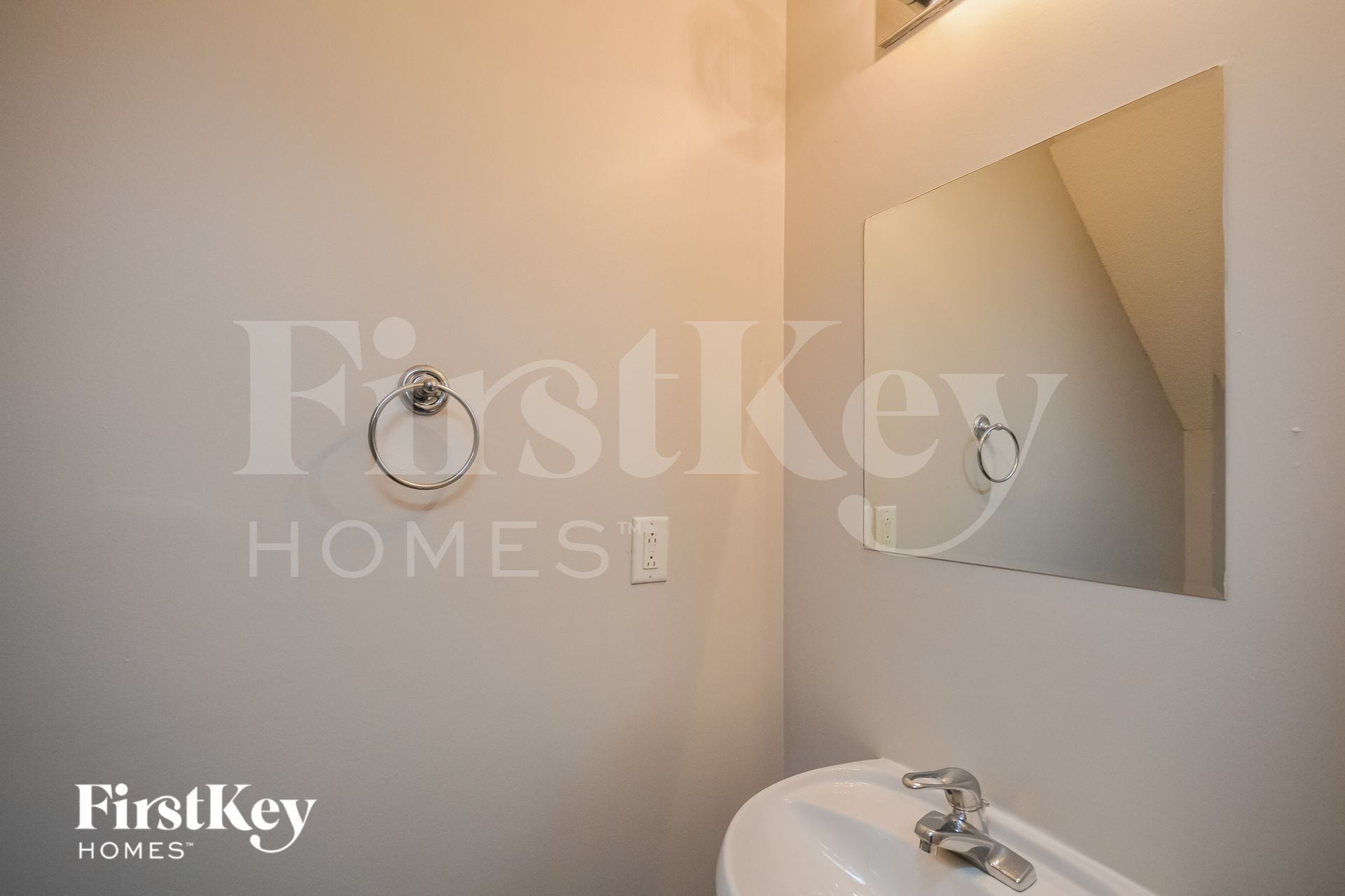 Building Photo - 7099 Ravenwood Ln