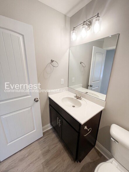 Building Photo - 1000 Henry Pl Blvd