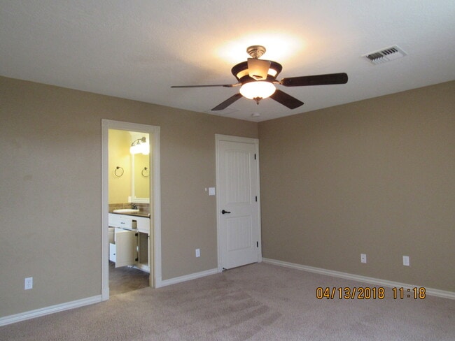 Building Photo - Fantastic home located in Eastlake