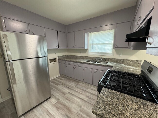 Building Photo - 5069 Flint Hill Rd SW