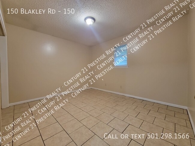 Building Photo - 150 Blakley Rd-150