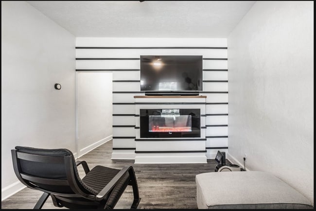 Building Photo - Newly Remolded Two Bedroom Home Located near 21st Street and Riverside Dr - Section8 Welcomed