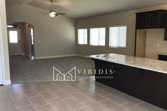 Building Photo - 5901 Blue Spruce Ave