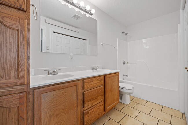 Double vanity! - 1311 Sydney Dr