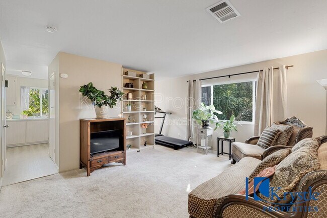 Building Photo - 138 Warwick Dr